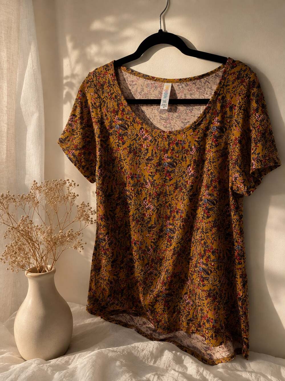 Lularoe Classic tee, XL, Mustard Floral NWT